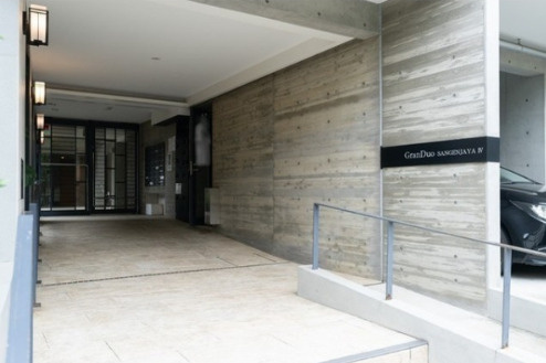 Gran Duo三軒茶屋Ⅳ　礼金0　ペット相談　最上階のエントランス