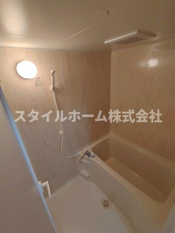 モンプリエールの浴室|同建物内別部屋の写真です。