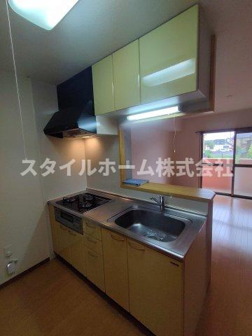 モンプリエールのキッチン|同建物内別部屋の写真です。