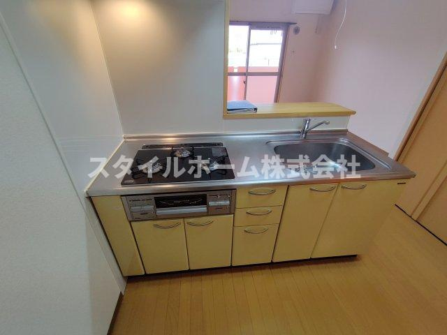 モンプリエールのキッチン|同建物内別部屋の写真です。