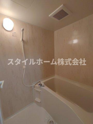 モンプリエールの浴室|同建物内別部屋の写真です。