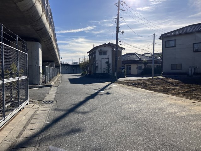 植田町中央三丁目 売土地の前面道路含む現地写真