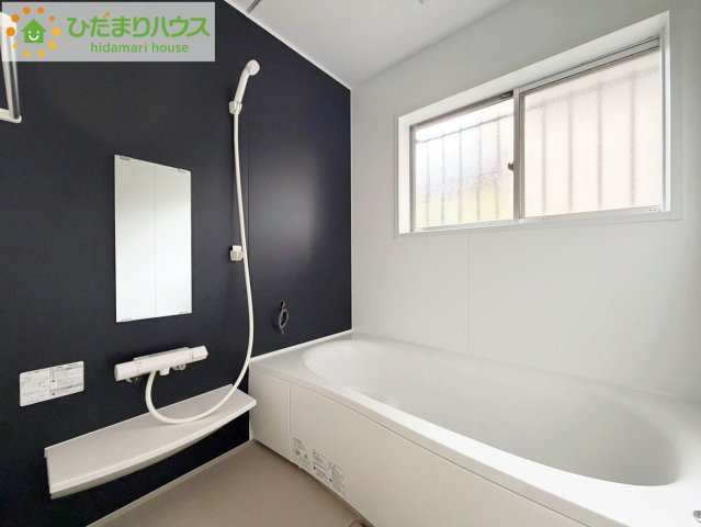 北茨城市中郷町汐見ヶ丘3丁目　中古戸建の浴室|大人が足を伸ばしても十分な広さ！一人でゆっくりくつろぐ時間も大切です！