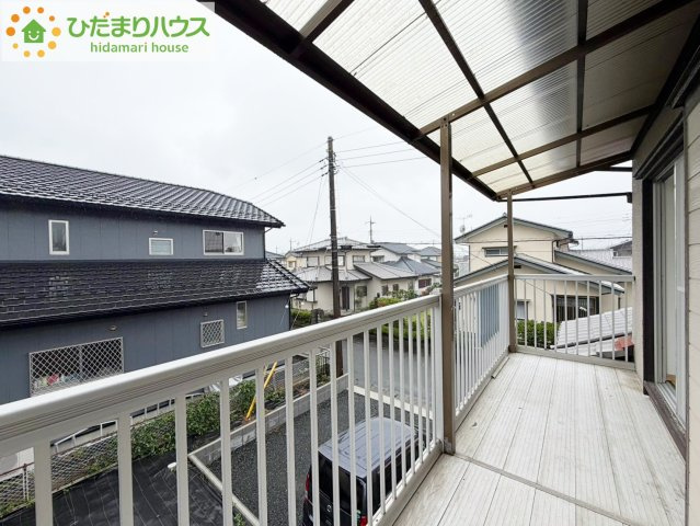 北茨城市中郷町汐見ヶ丘3丁目　中古戸建のバルコニー|バルコニーはあなただけの花火会場。色とりどりの花火が夜空を彩ります。