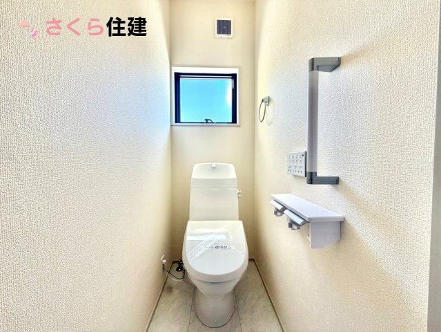 リーブルガーデン　第6下野小金井　１号棟のトイレ|トイレは各階完備。夜、トイレに起きても、2階の寝室から1階のトイレに降りる必要はありません。