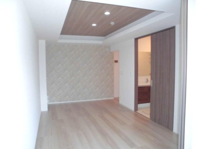 【居間・リビング】 | D-RESIDENCE東田町 | こちらのリビングで趣味の時間をお楽しみください