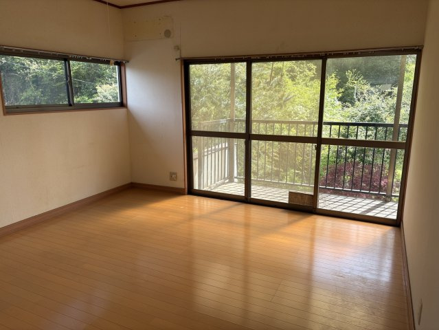 東田町金子平 中古一戸建ての洋室