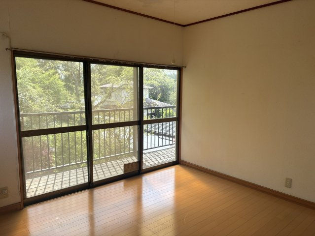 東田町金子平 中古一戸建ての洋室