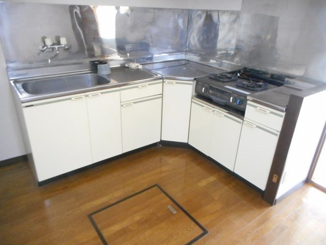 ガーデンパレス泉のキッチン|きれいなキッチンです