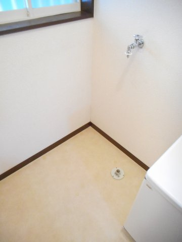 ガーデンパレス泉の洗面所|洗濯機