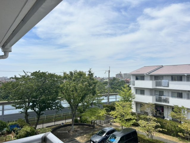 コンフォール学園緑が丘第２団地28号棟の展望