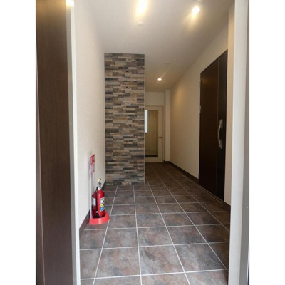 【エントランス】 | Zoo Street 池之端 | 清潔なエントランスです