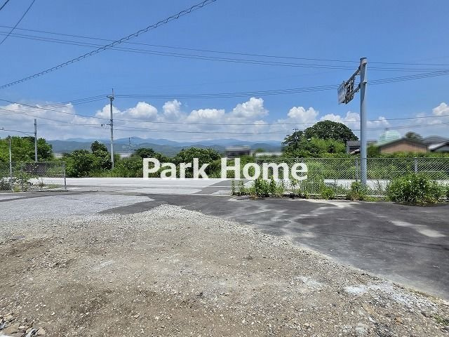 南国市篠原　新築戸建ての前面道路含む現地写真