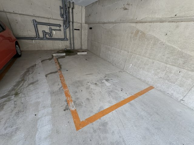 サンロイヤル唐櫃の駐車場
