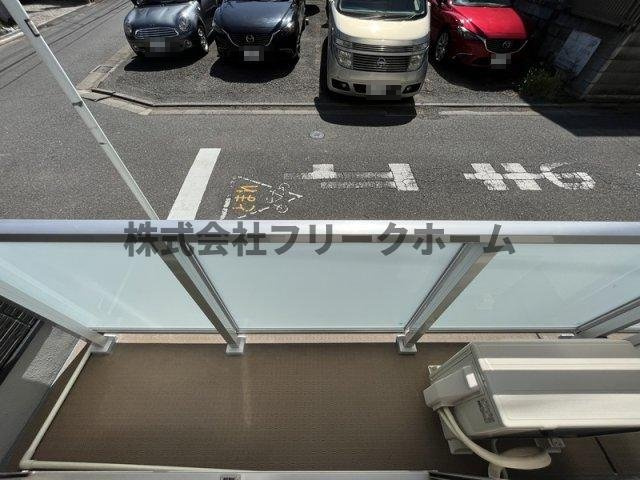 三鷹市深大寺２丁目のアパートのバルコニー