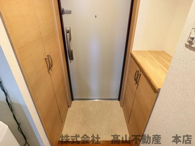 アイリス２２の玄関