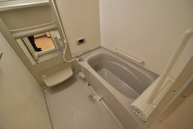 パークサイド西船の浴室|1坪タイプの浴室です