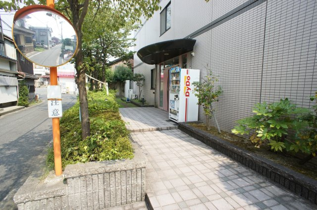 アスカ２１大和小泉のエントランス