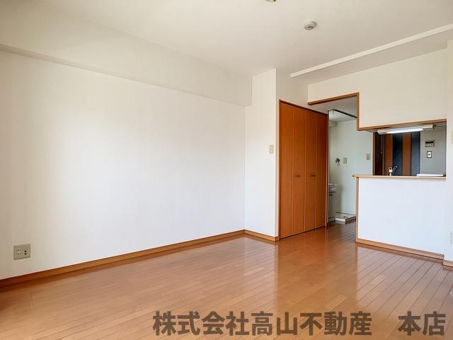 アスパラ倶楽部の居間・リビング