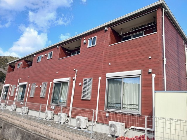 デスパシオの外観|インターネット無料◎エアコン２台◇外部物置付き＊