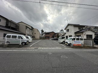 【駐車場】 | サンシティ川端 | 敷地外駐車場（徒歩1分）1台分スペース付（3,700円）