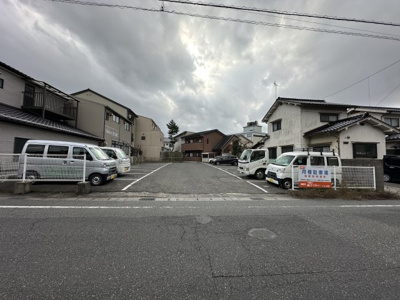 【駐車場】 | サンシティ川端 | 敷地外駐車場（徒歩1分）1台分スペース付（3,700円）