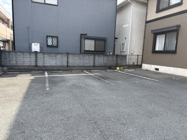 グランドールMの駐車場