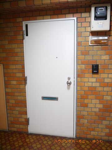 【収納】 | エクセル北池 | シューズボックスとクローゼットが付いている玄関です。