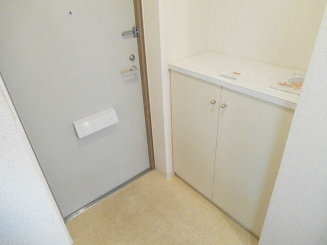 ノーザンハウスの玄関|玄関にはこちらの下駄箱がついております。