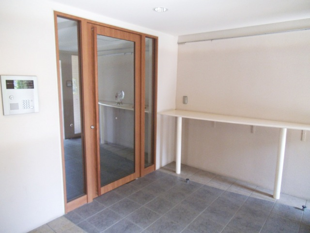 ノーザンハウスのセキュリティ|エントランスにはオートロックがついておりますので安心です♪