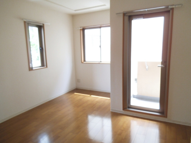 ノーザンハウスの居間・リビング|2面採光の角部屋です♪