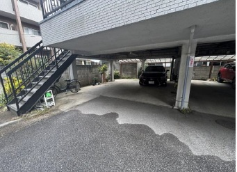 菴谷駐車場の外観