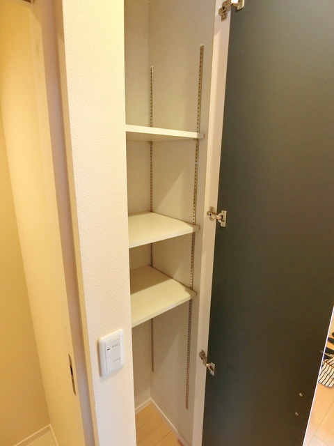 グランビュー高幡の収納|★廊下部分収納スペース★