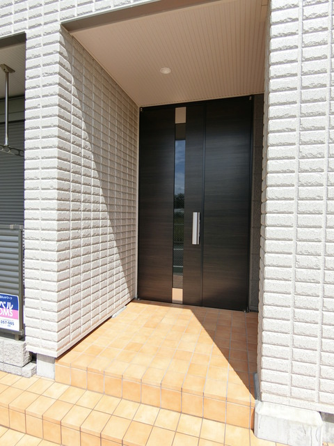 グランビュー高幡のエントランス|★オートロック・宅配ボックス完備★