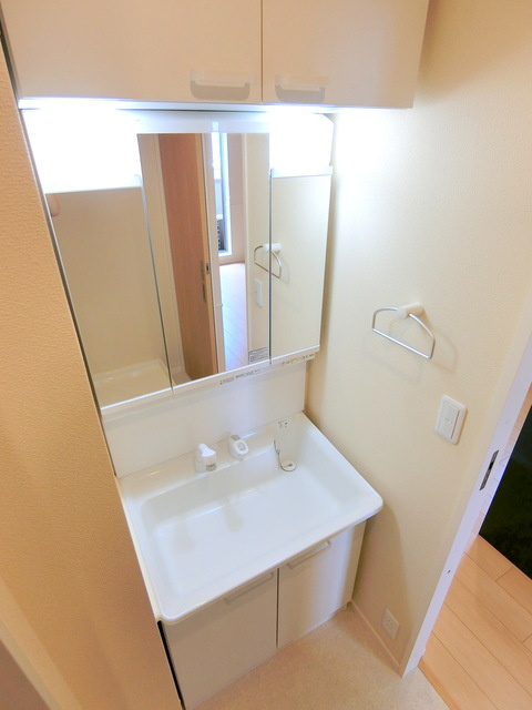 グランビュー高幡の洗面所|★シャンプードレッサー付洗面台★