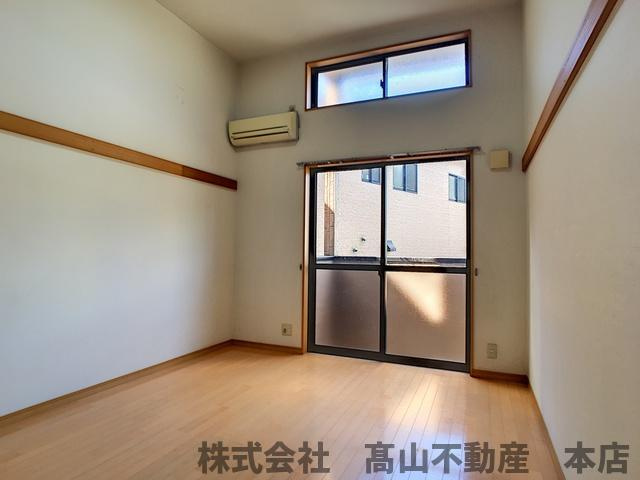 ジェニファーⅡの居間・リビング