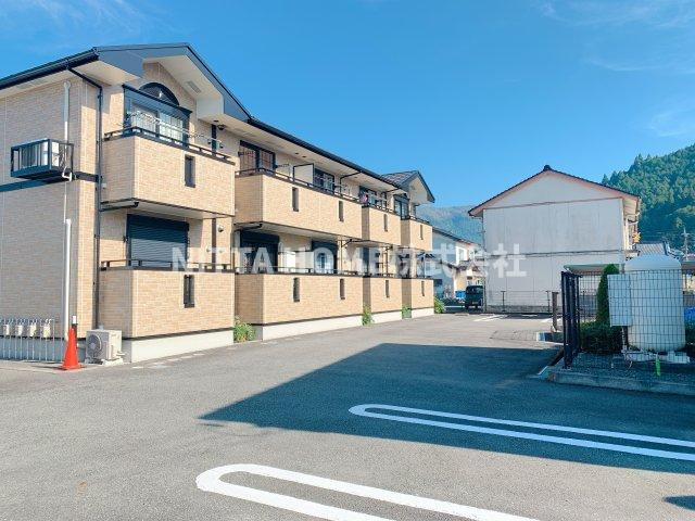 ラフレシールの駐車場|敷地内に駐車場も完備♪