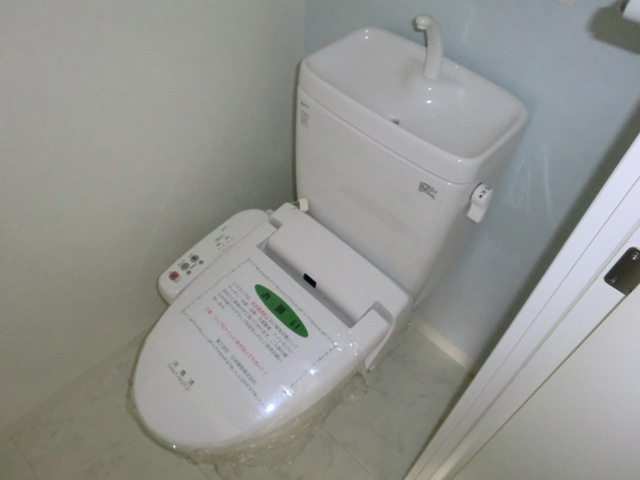 大阪市淀川区新北野１丁目の賃貸マンションのトイレ