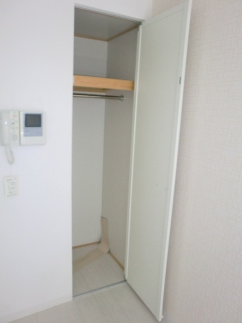 大阪市淀川区新北野１丁目の賃貸マンションの収納