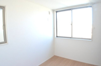 【洋室】 | 浦和区本太５丁目【築浅未入居】 | 一人ひとり違う「快適な条件」を実現するため内装はシンプルに統一しています。飾り過ぎず拘り過ぎないデザインです。