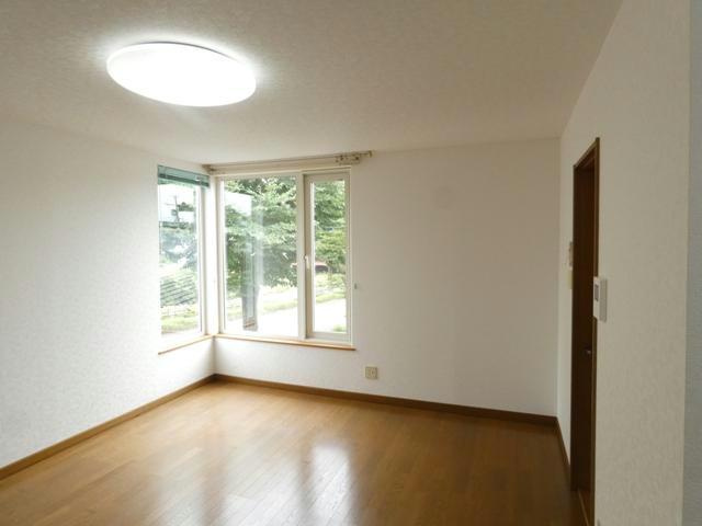 エイブルハイツの居間・リビング