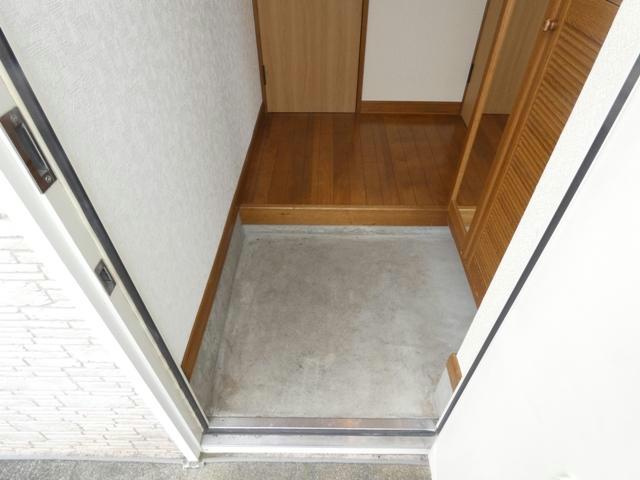 エイブルハイツの玄関