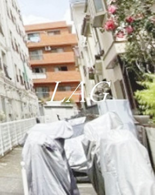 【寝室】 | ダイヤモンドレジデンス西日暮里第ニ | バイク置き場になります。