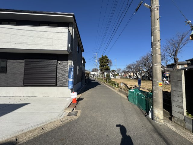 流山市東初石１丁目新築戸建（東初石13期）の前面道路含む現地写真|北東側前面道路