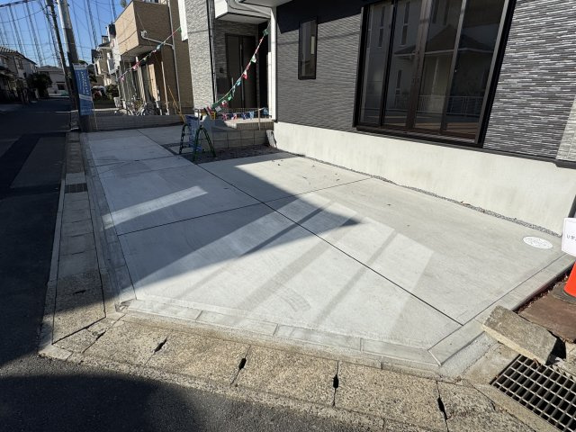 流山市東初石１丁目新築戸建（東初石13期）の駐車場|2号棟駐車スペース・並列2台駐車可