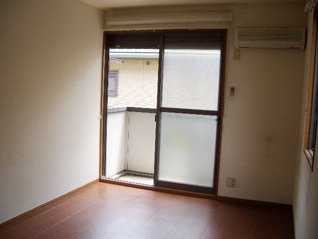 ベルデュールⅡの居間・リビング|エアコン完備です