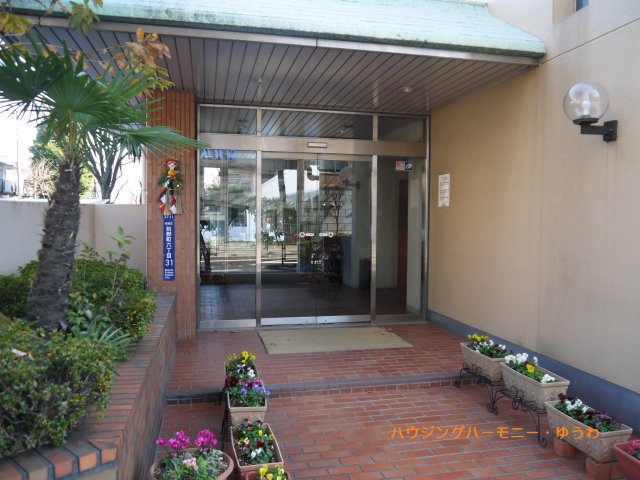 【エントランス】 | メゾン常盤台 | タイル敷きの綺麗なエントランス部分。