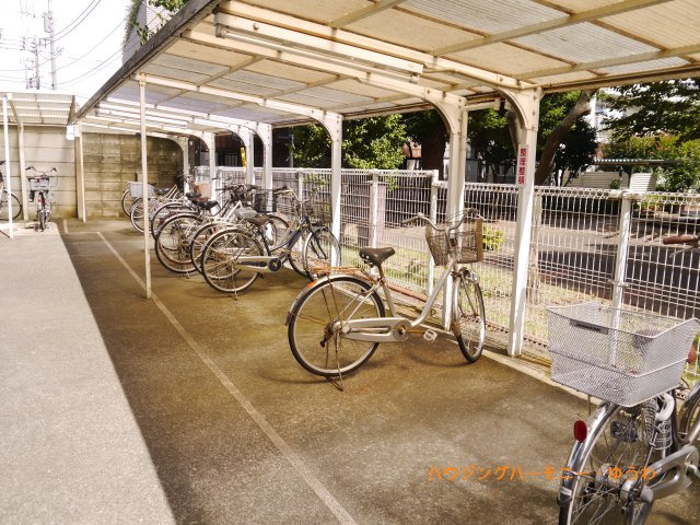【その他共用部分】 | メゾン常盤台 | 敷地内に、便利な駐輪場があります。