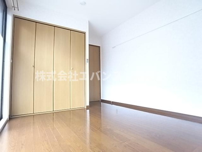 【洋室】 | セモア中山アパート | 個人の部屋や寝室として使える洋室です