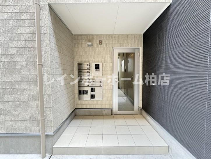 特典：仲介手数料が無料です!!のエントランス|オートロックがあります